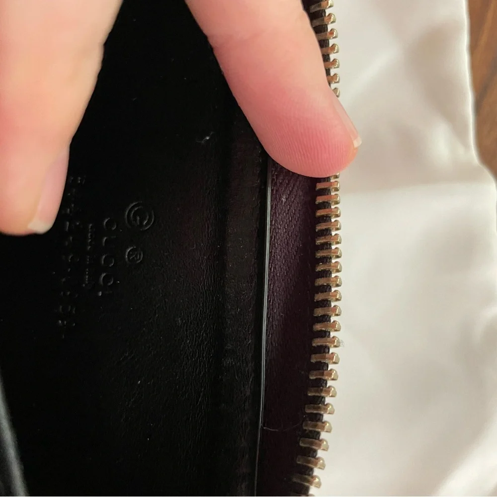 Gucci Black Embossed Leather Pouch - Picture 7 of 7